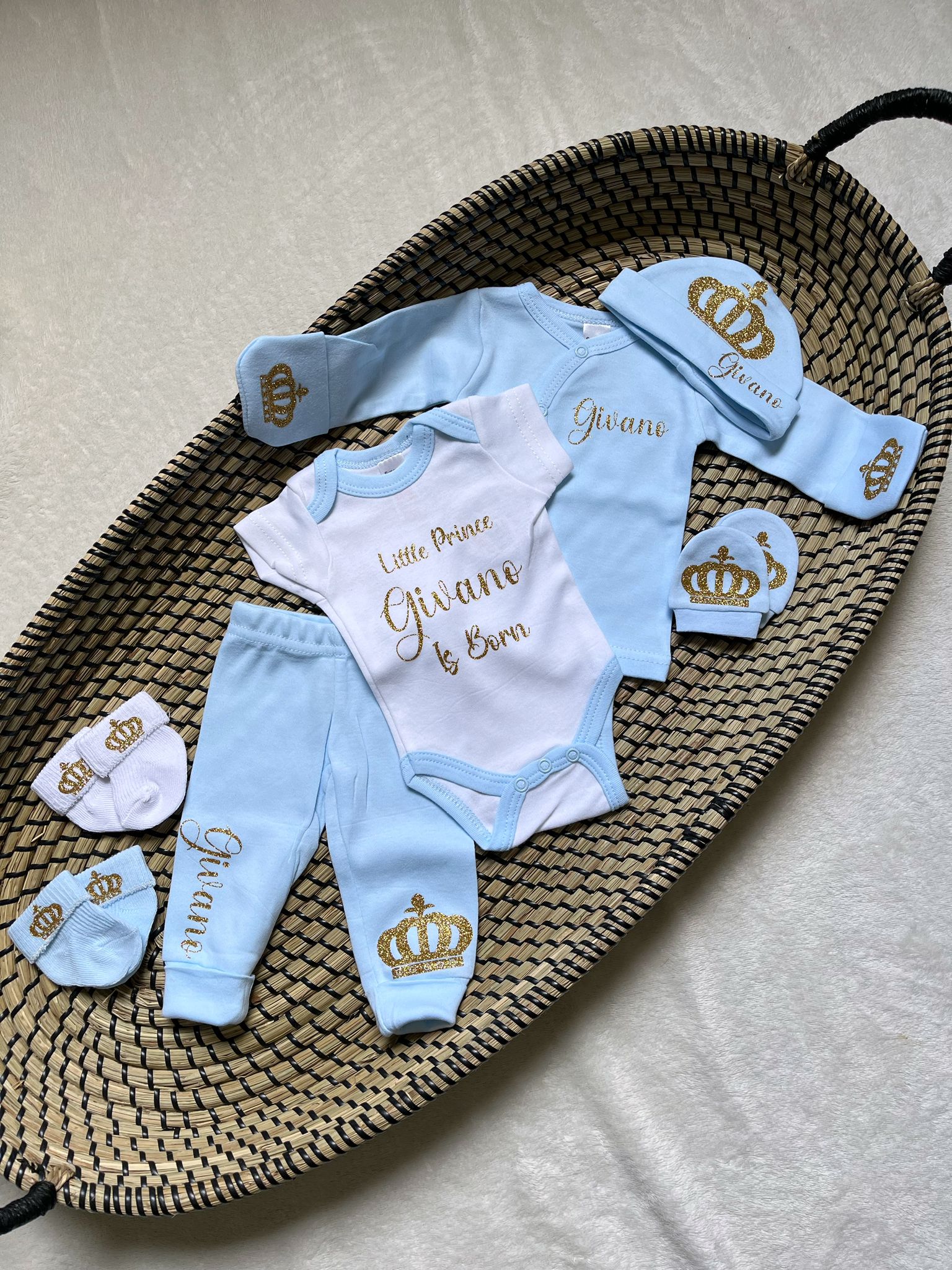 Delig Prince Geboorte Pakje Met Naam Blauw Bedrukte Baby Kleding